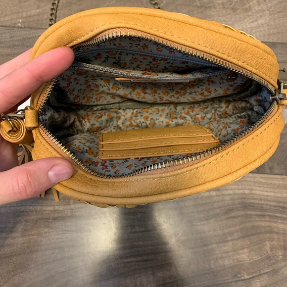 - SOLD - Crossbody purse - Picture 2 of 2
